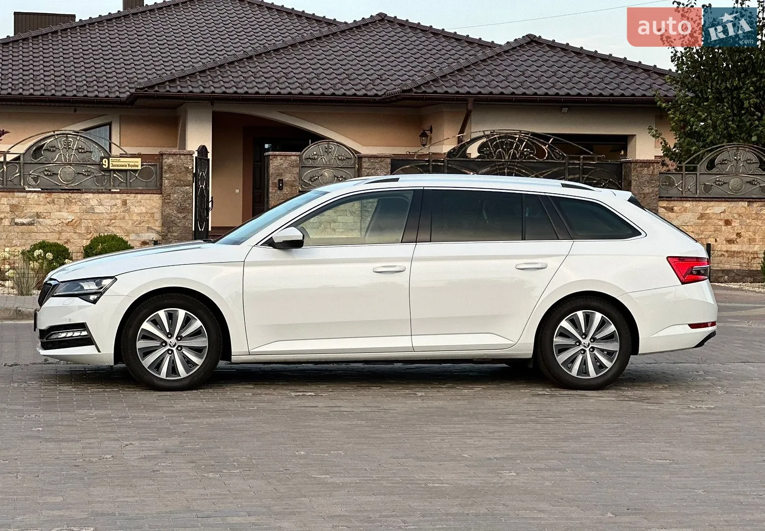 2021 Skoda Superb - мініатюра 12