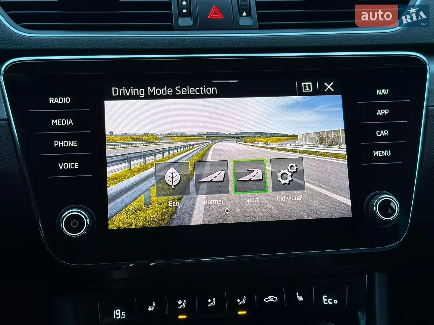 2021 Skoda Superb - мініатюра 75