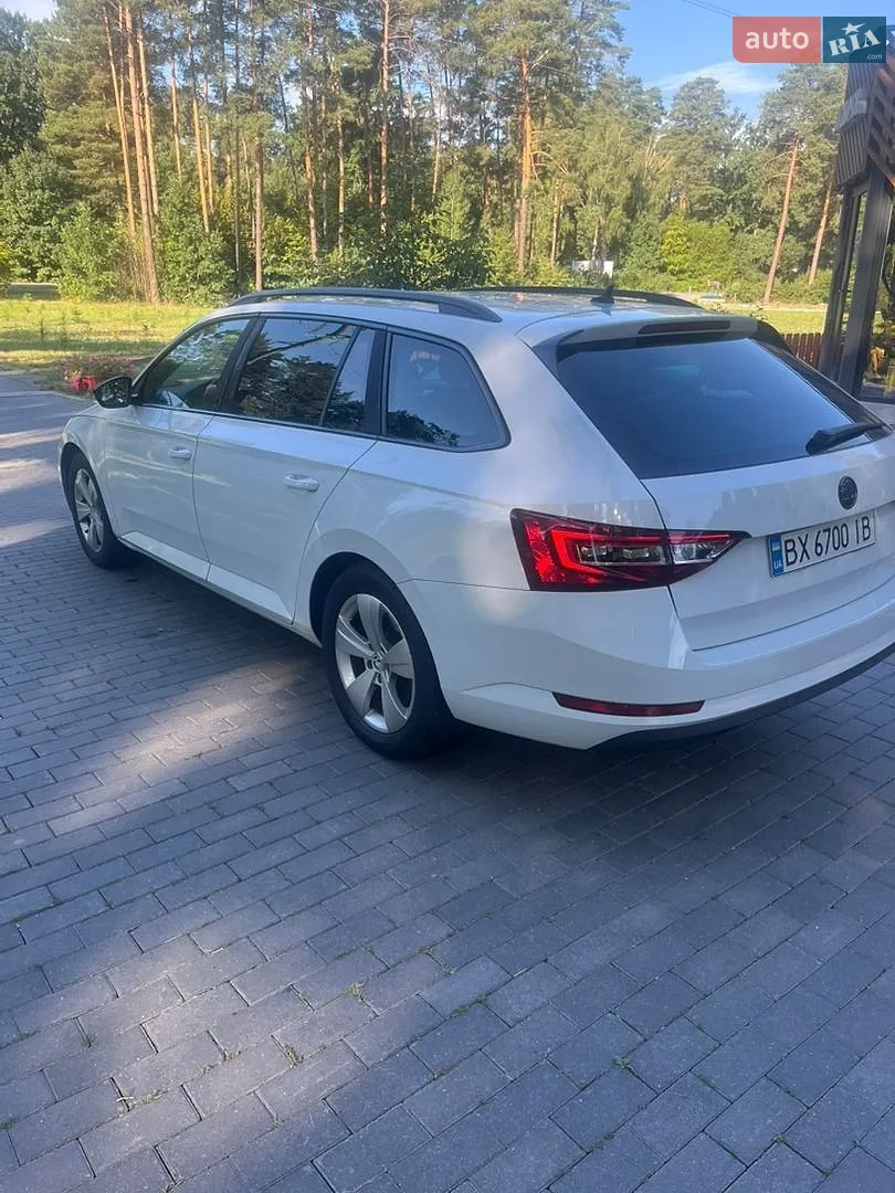 2016 Skoda Superb - мініатюра 5