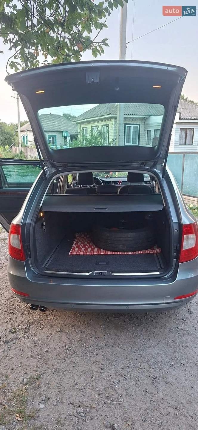 2010 Skoda Superb - мініатюра 13