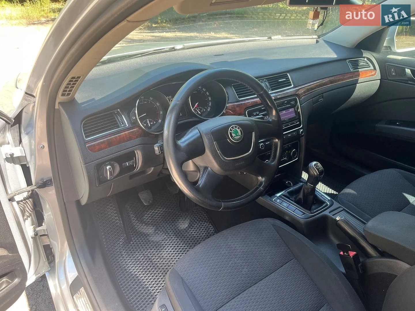 2010 Skoda Superb - мініатюра 6