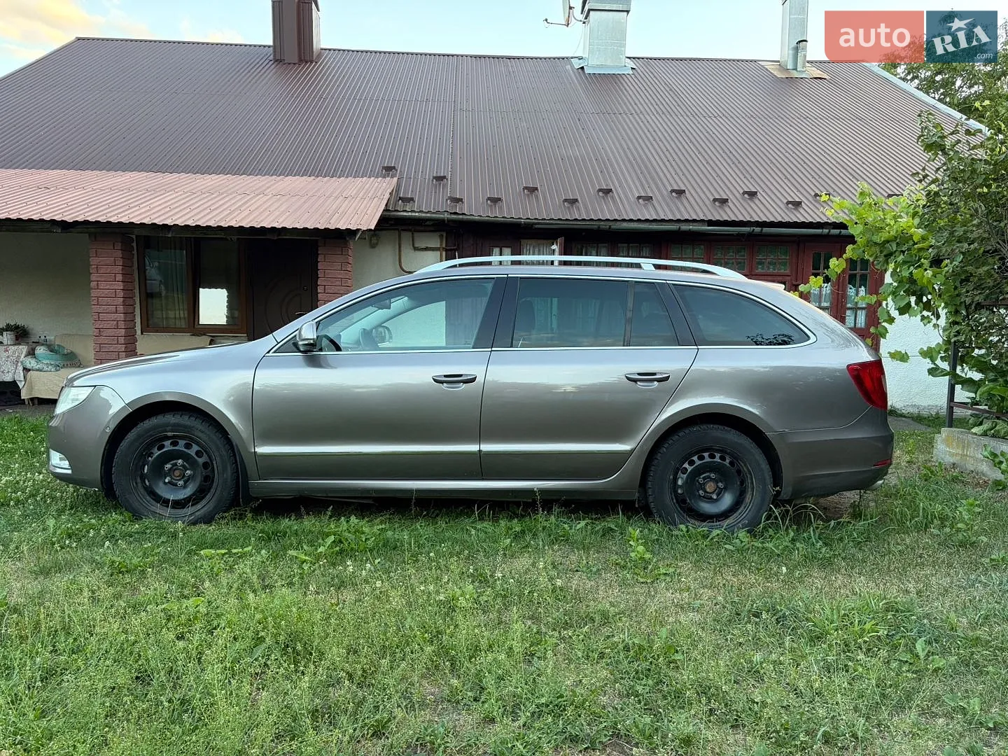 2010 Skoda Superb - мініатюра 3