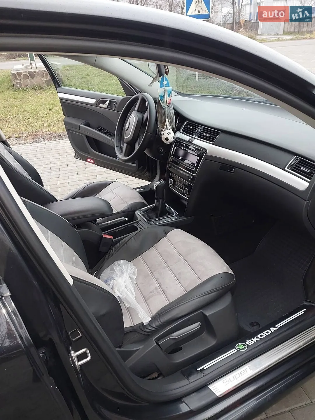 2011 Skoda Superb - мініатюра 6