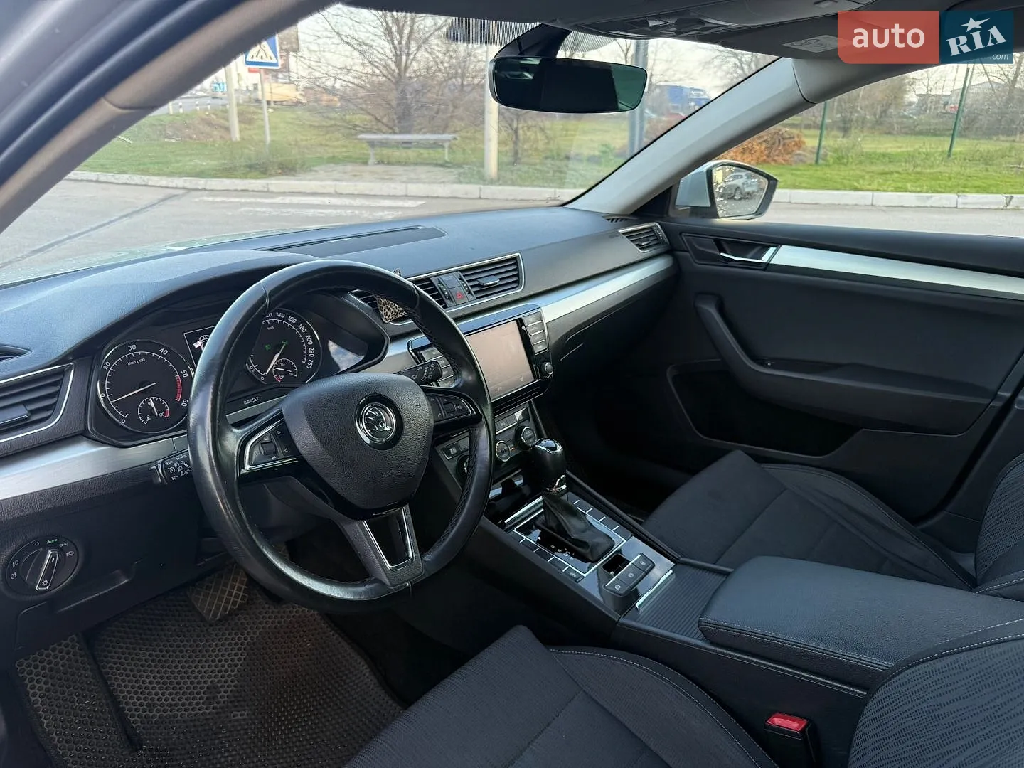 2017 Skoda Superb - мініатюра 10
