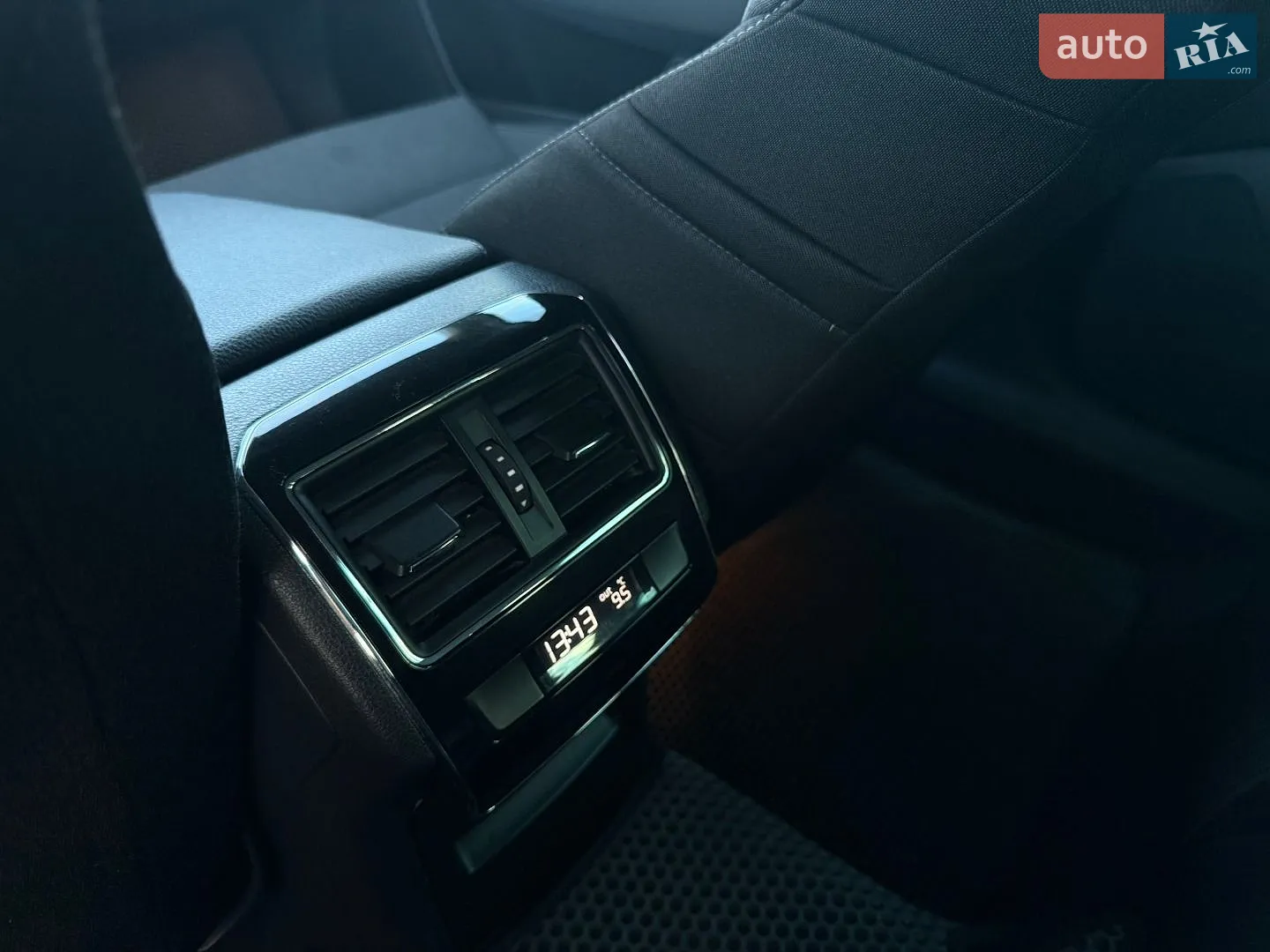 2017 Skoda Superb - мініатюра 12