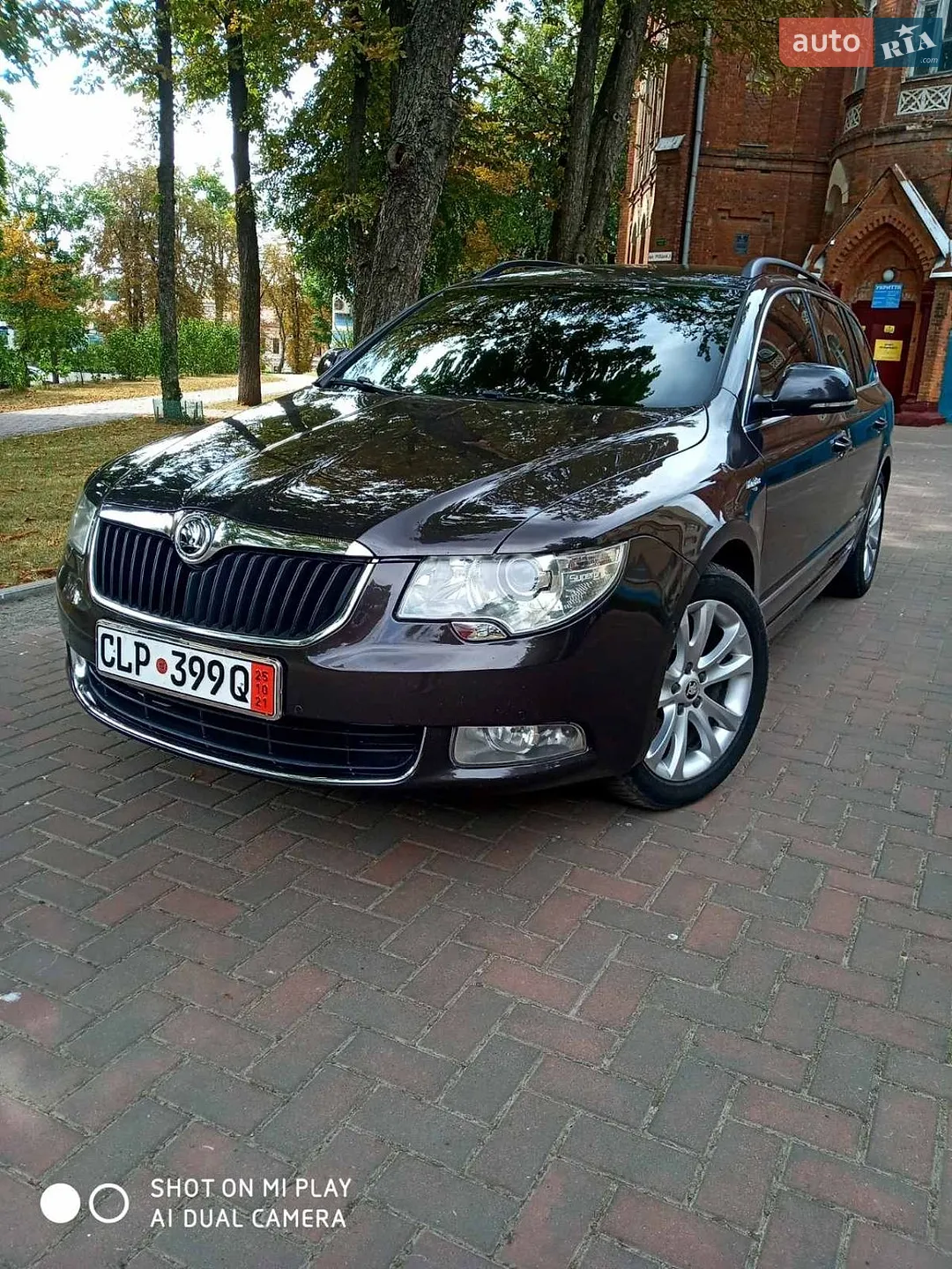 2011 Skoda Superb - мініатюра 3