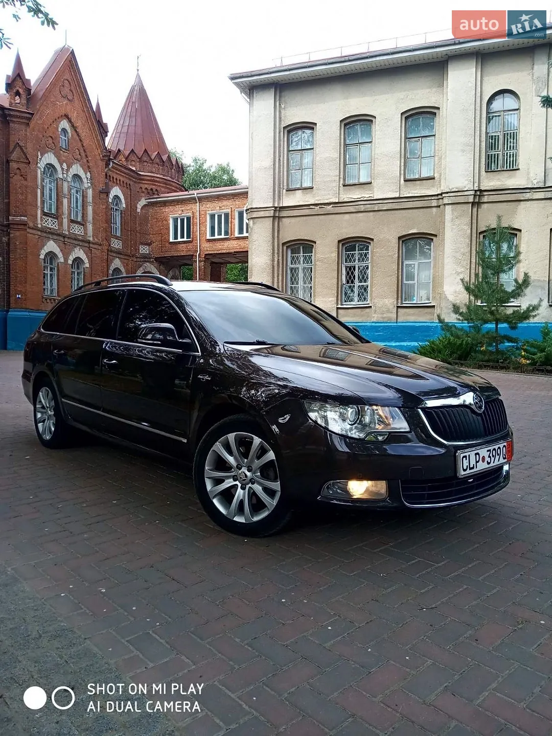 2011 Skoda Superb - мініатюра 2