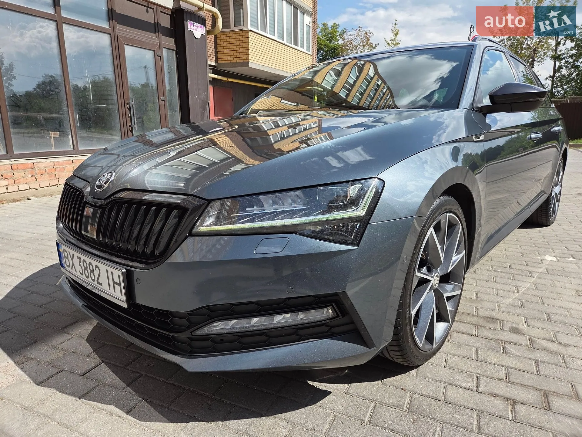 2019 Skoda Superb - мініатюра 2
