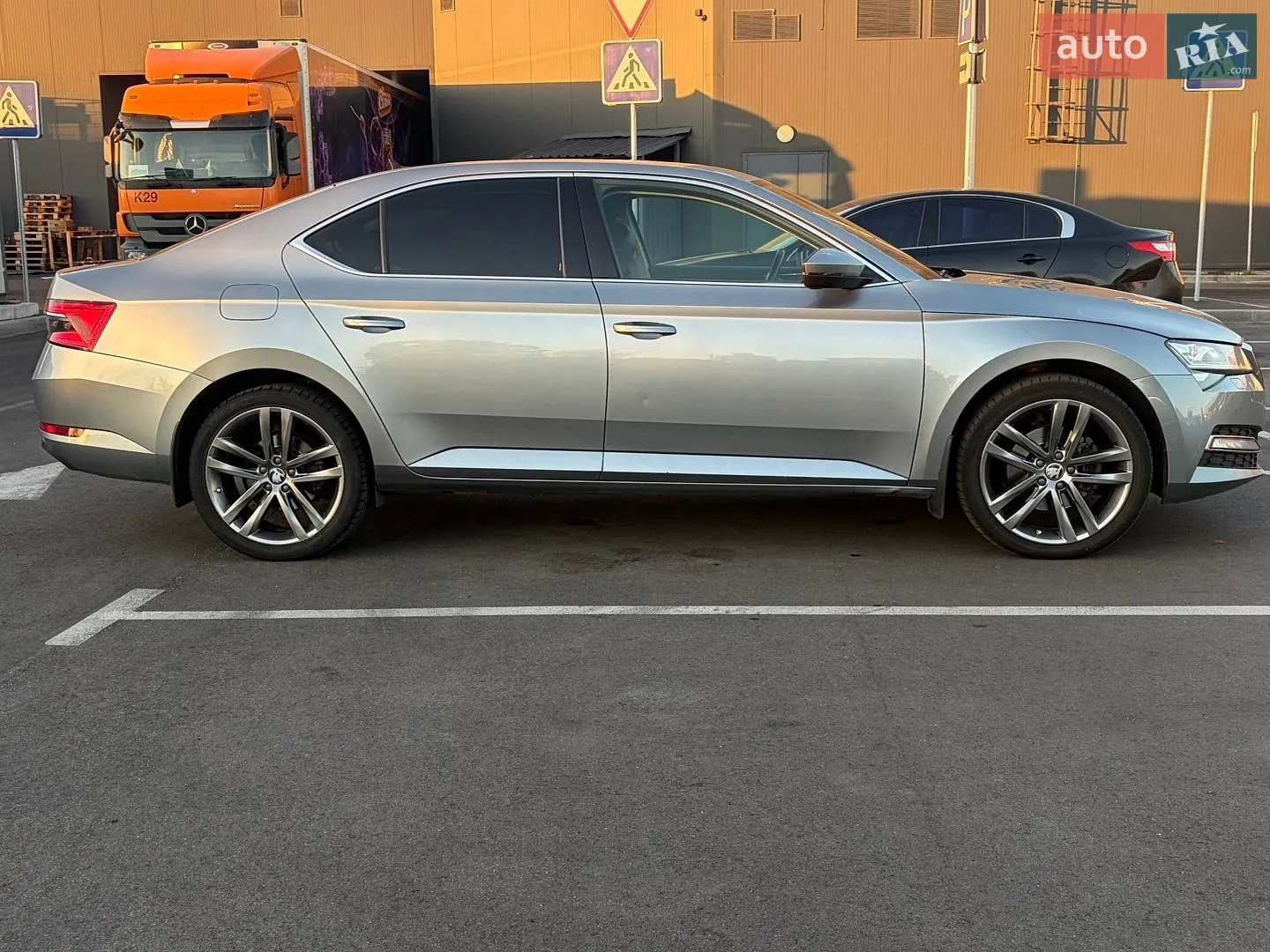 2019 Skoda Superb - мініатюра 9