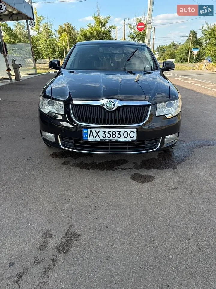 2010 Skoda Superb - мініатюра 12