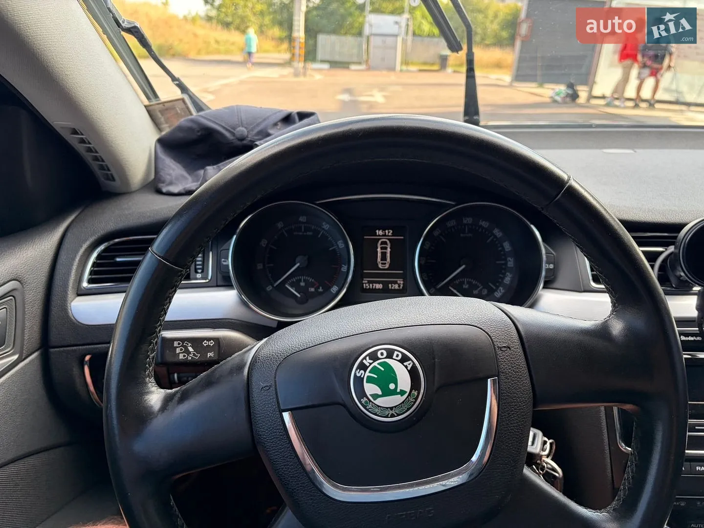 2010 Skoda Superb - мініатюра 14
