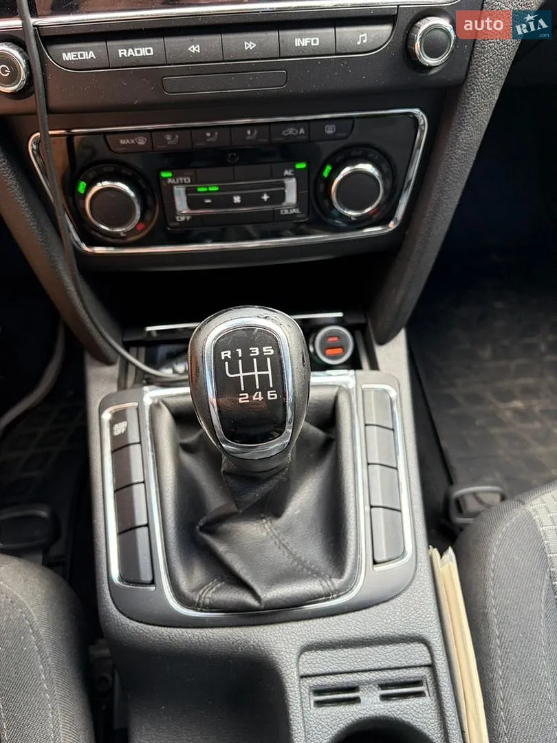 2010 Skoda Superb - мініатюра 17