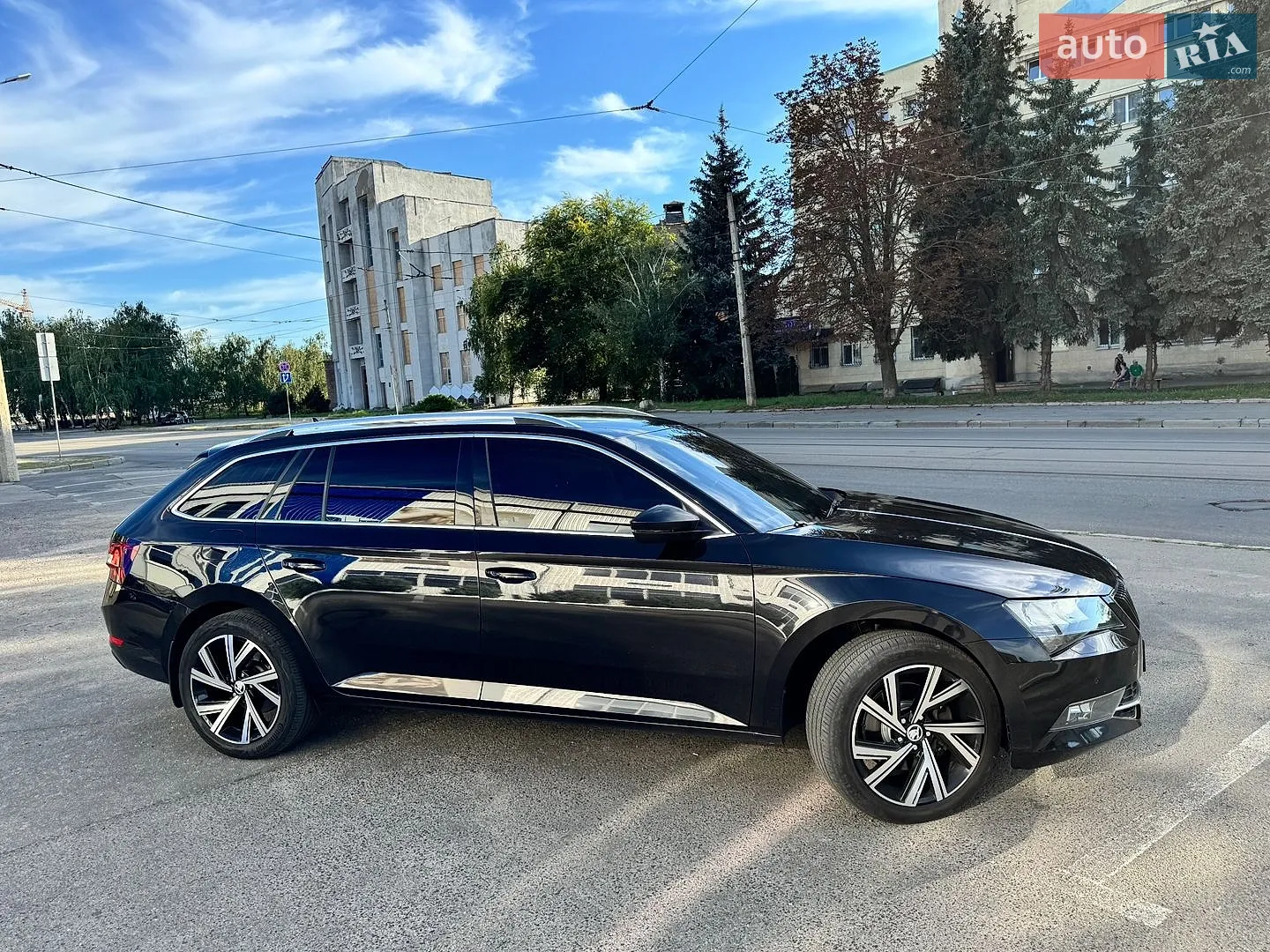 2019 Skoda Superb - мініатюра 2