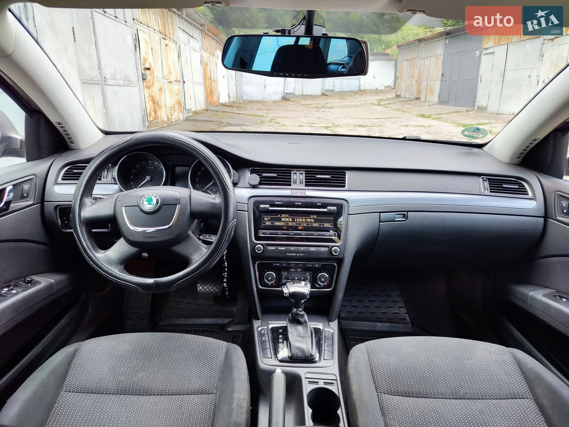 2010 Skoda Superb - мініатюра 23
