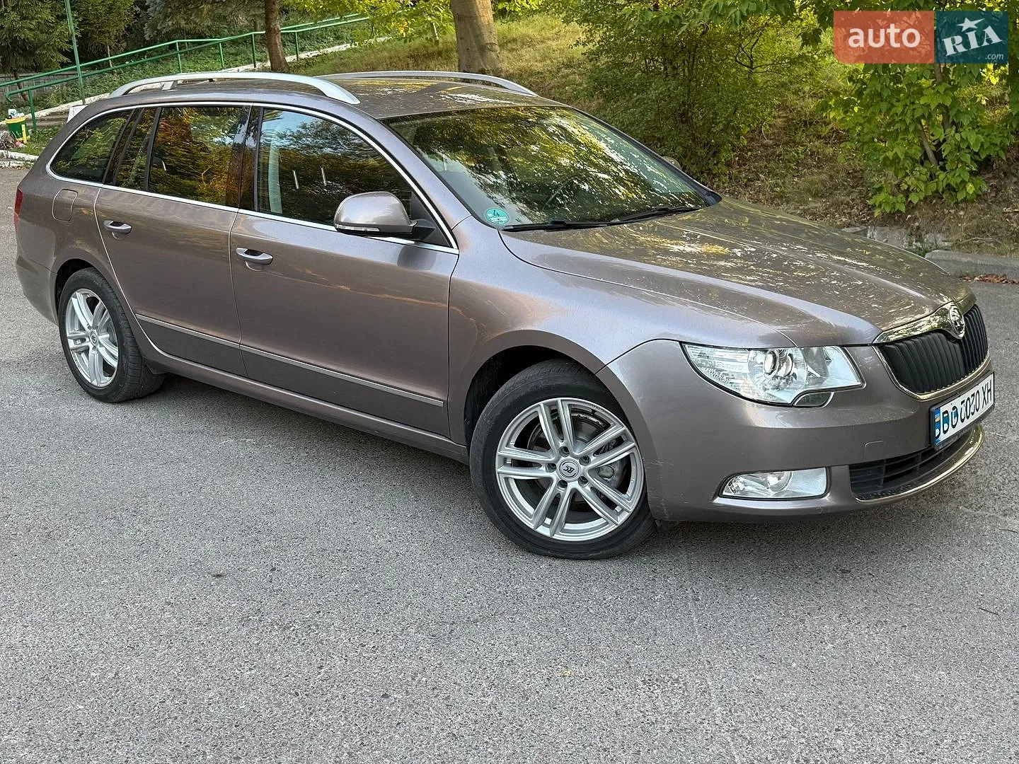 2010 Skoda Superb - мініатюра 3
