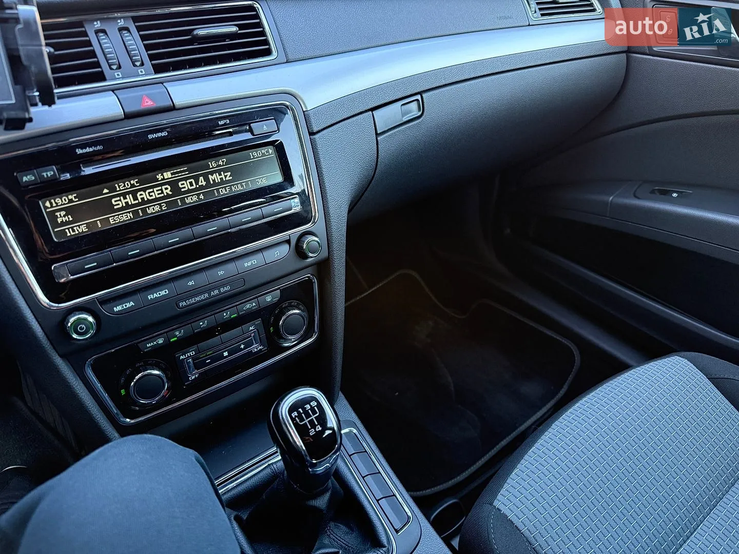 2010 Skoda Superb - мініатюра 25