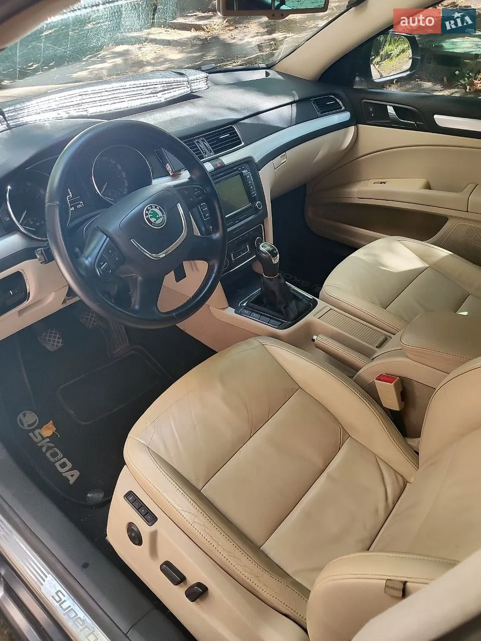 2010 Skoda Superb - мініатюра 9