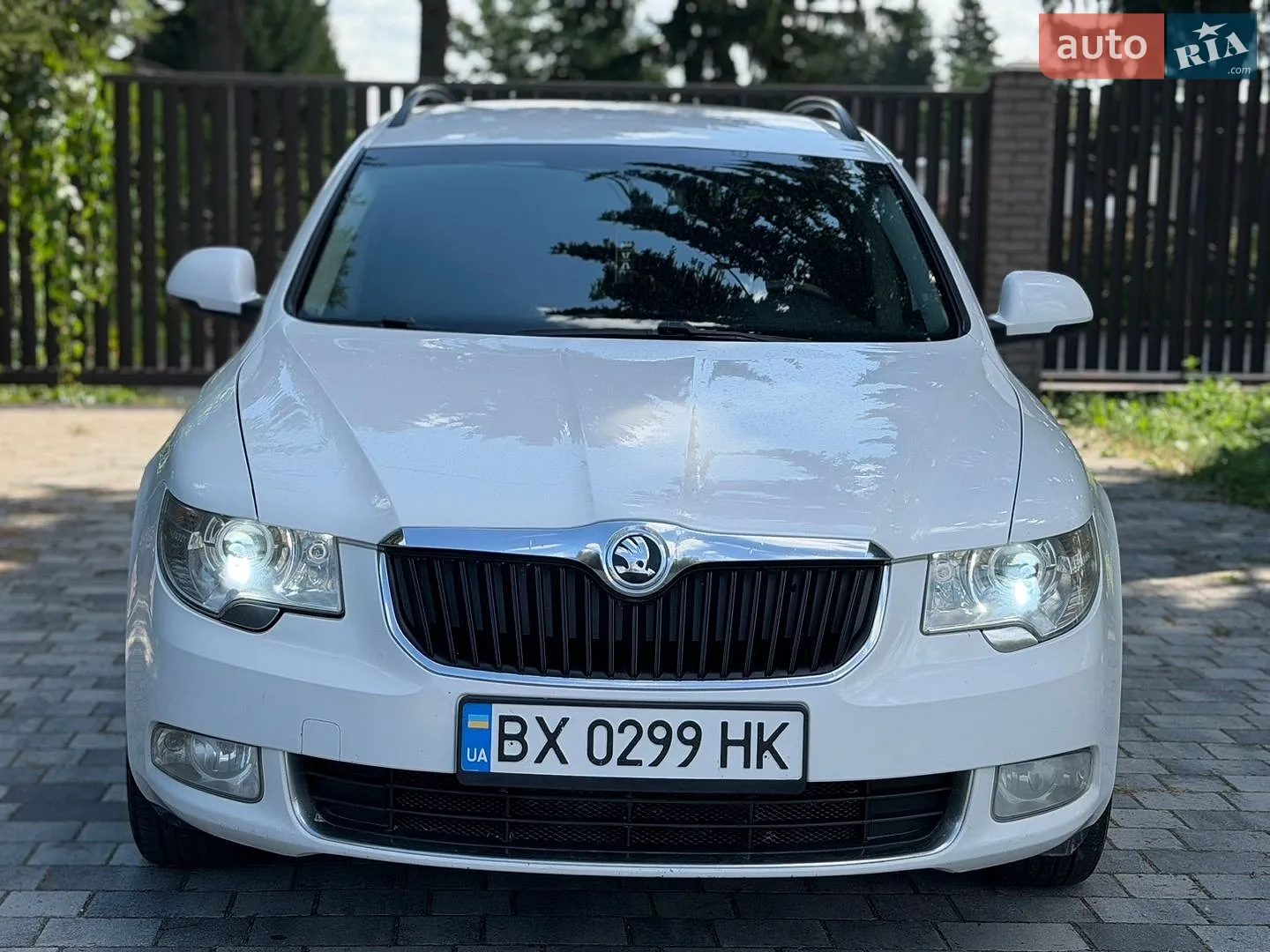 2011 Skoda Superb - мініатюра 2