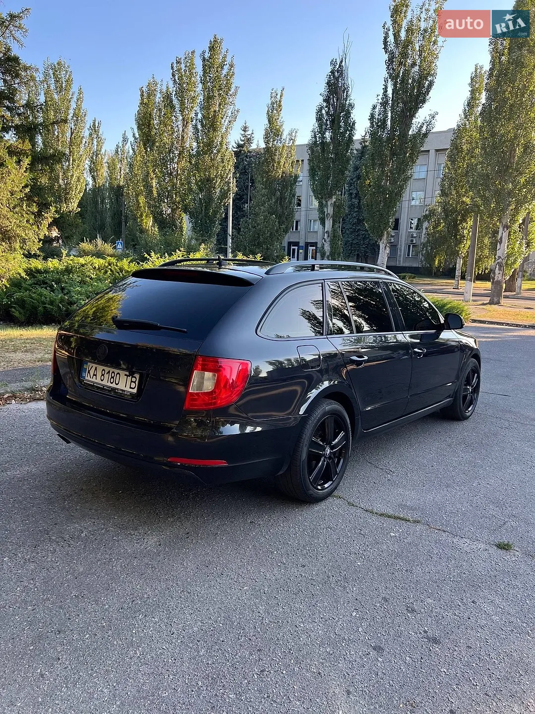 2010 Skoda Superb - мініатюра 4