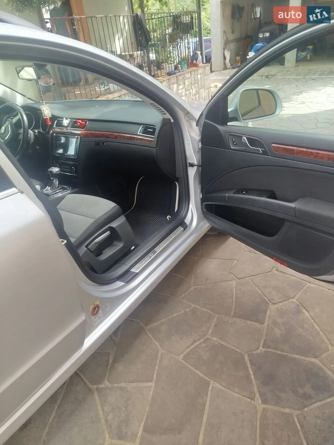 2011 Skoda Superb - мініатюра 4