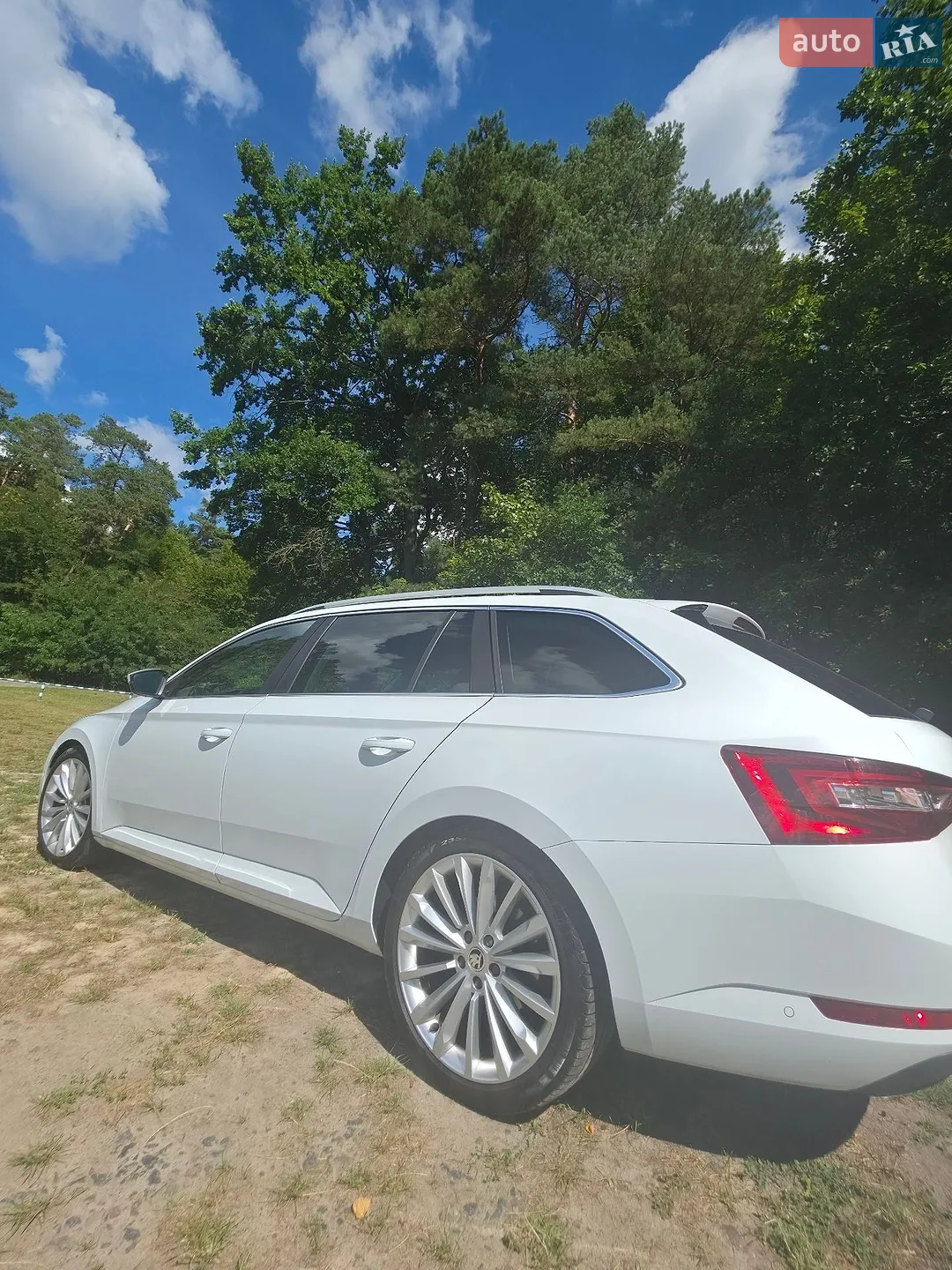 2015 Skoda Superb - мініатюра 17