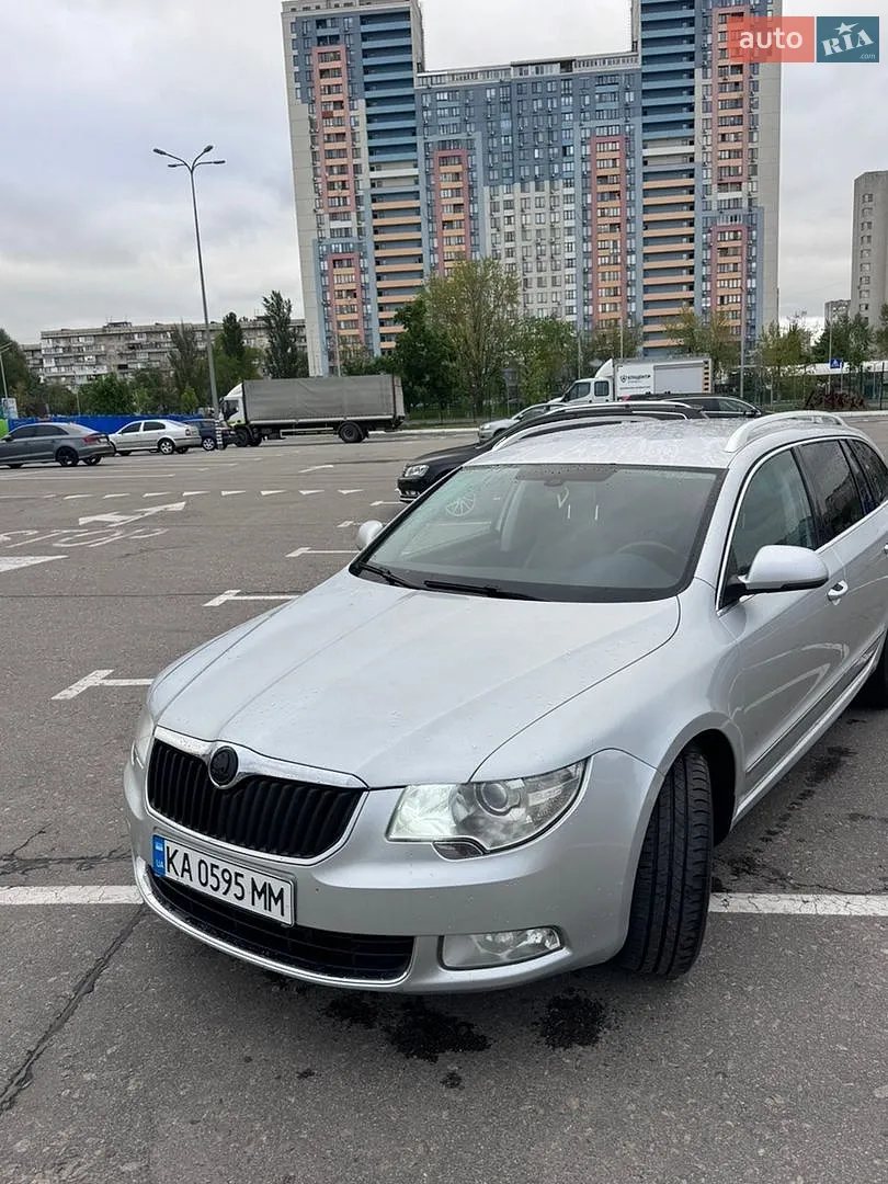 2010 Skoda Superb - мініатюра 7