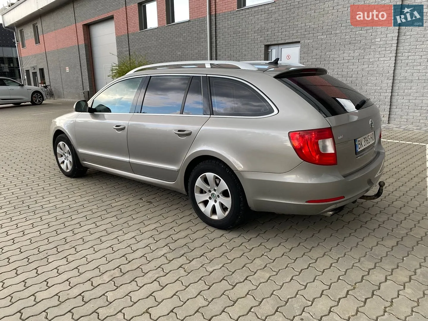 2010 Skoda Superb - мініатюра 5