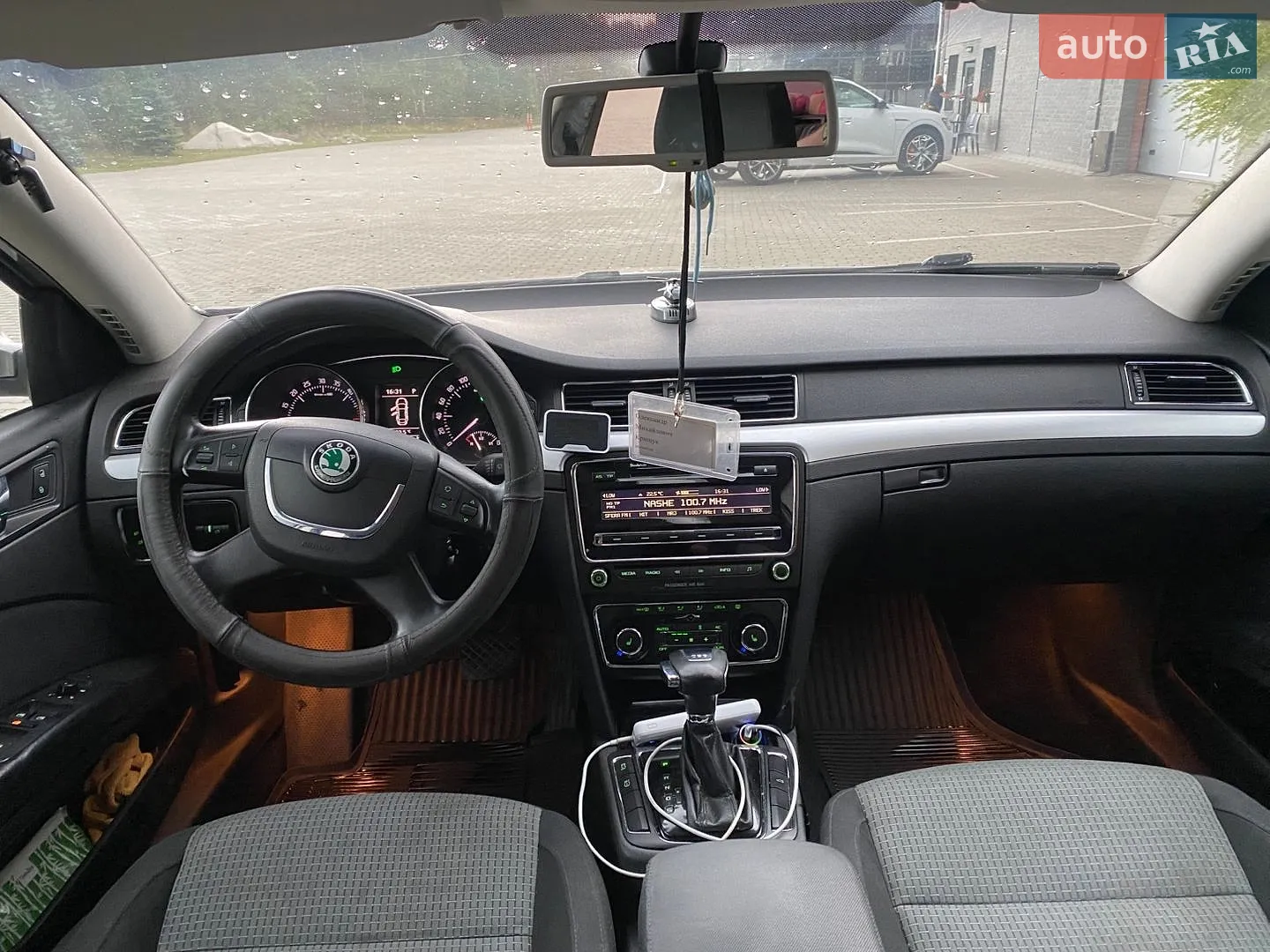 2010 Skoda Superb - мініатюра 8