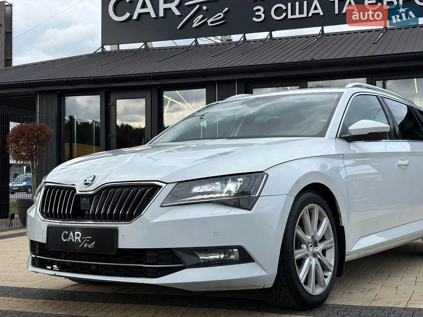 2015 Skoda Superb - мініатюра 3
