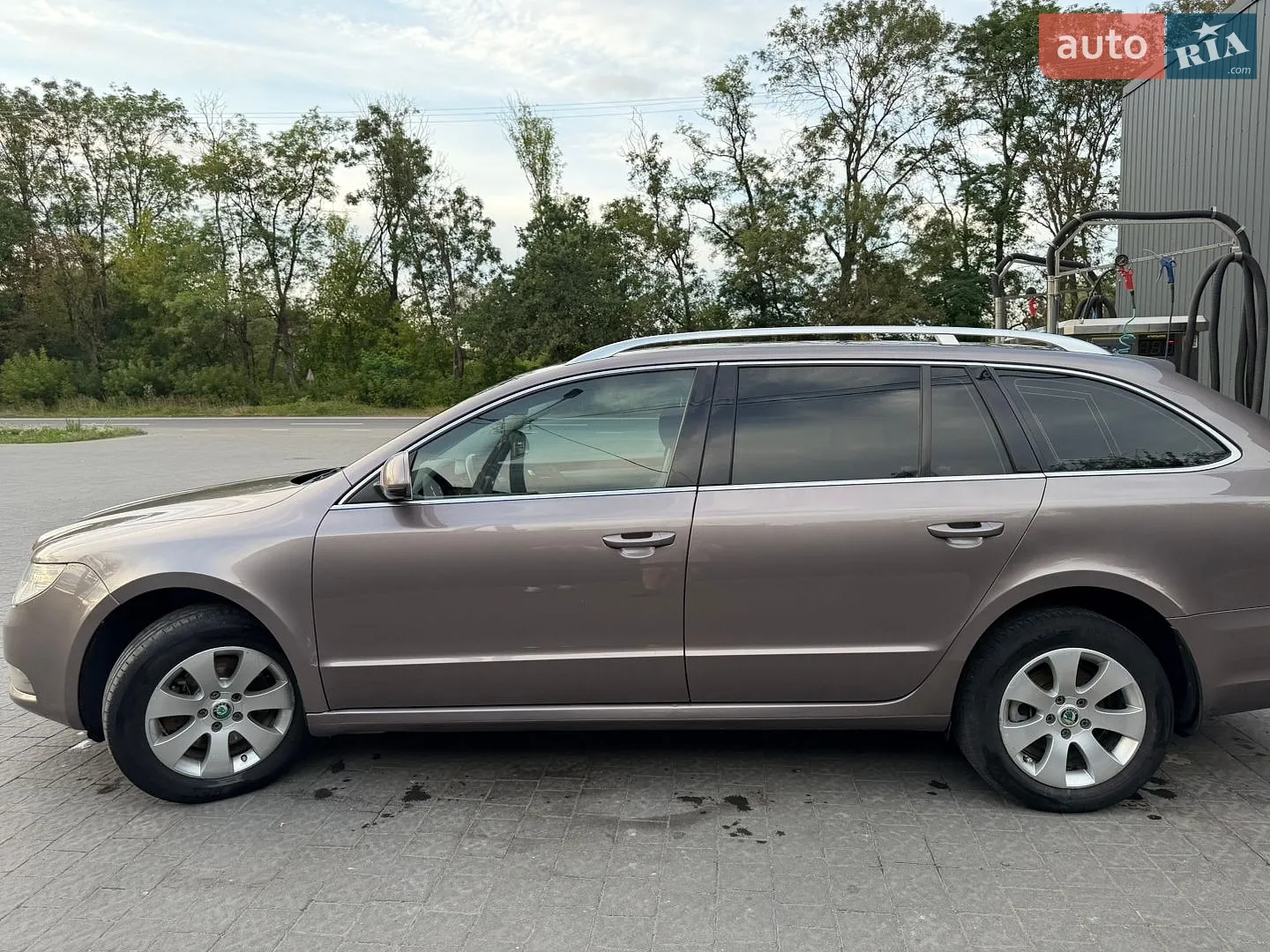 2010 Skoda Superb - мініатюра 5