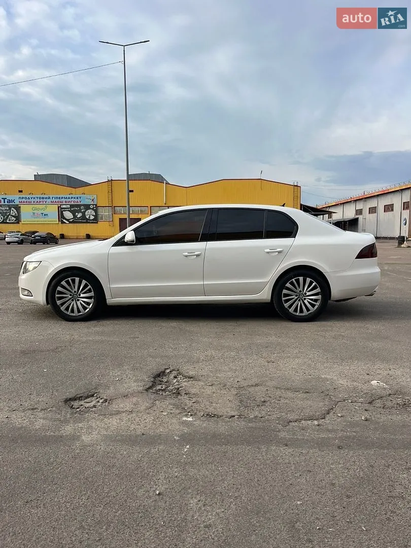 2010 Skoda Superb - мініатюра 3