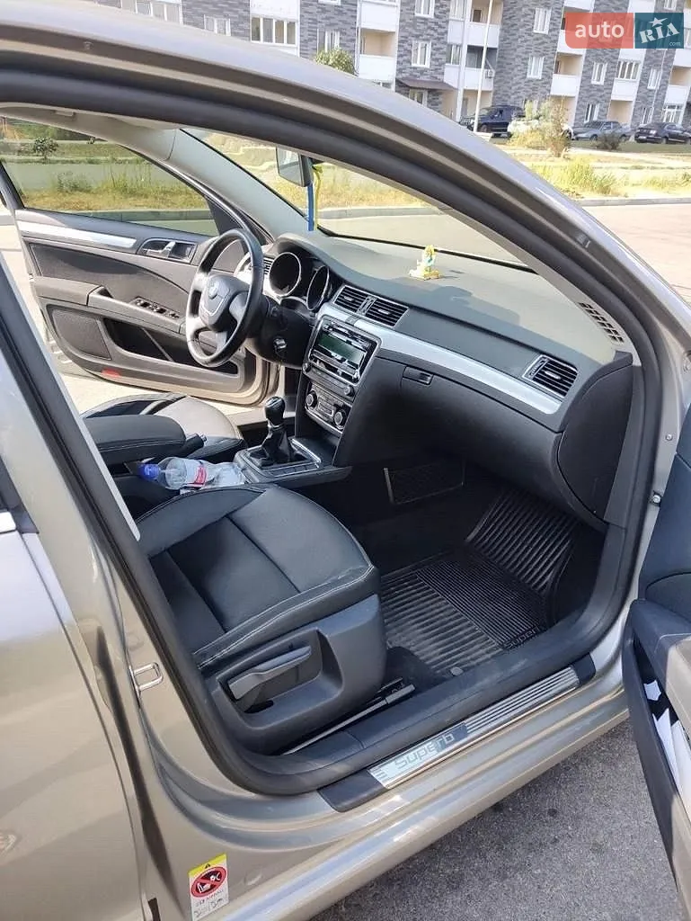 2013 Skoda Superb - мініатюра 9