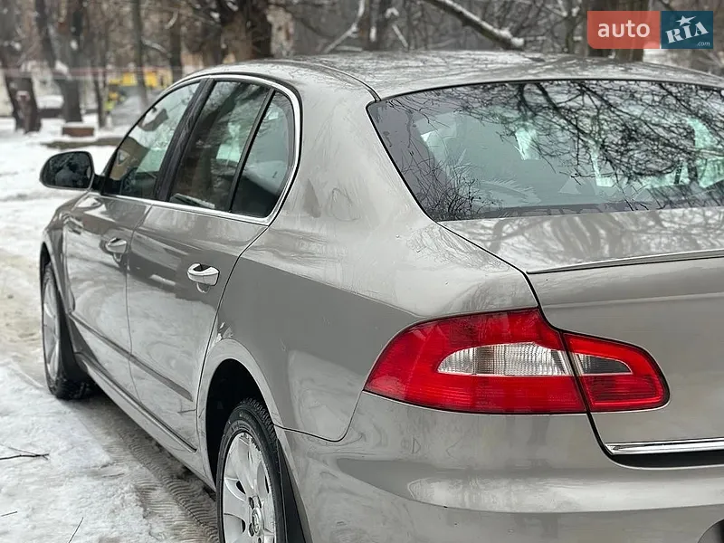 Skoda Superb 2012