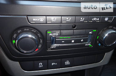 Внедорожник / Кроссовер Skoda Yeti 2012 в 