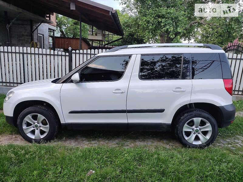 Внедорожник / Кроссовер Skoda Yeti 2013 в Дрогобыче