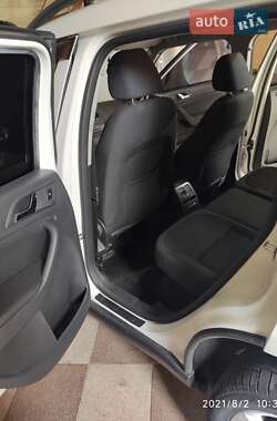 Хэтчбек Skoda Yeti 2012 в 