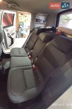 Хэтчбек Skoda Yeti 2012 в 
