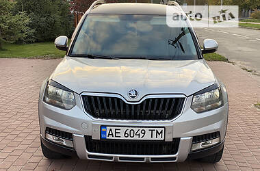 Позашляховик / Кросовер Skoda Yeti 2016 в 