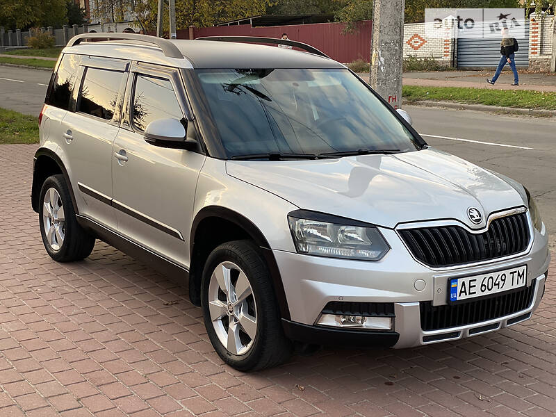 Позашляховик / Кросовер Skoda Yeti 2016 в 