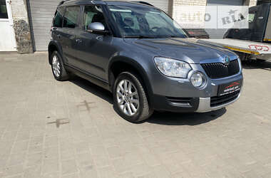 Позашляховик / Кросовер Skoda Yeti 2011 в 