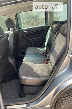 Позашляховик / Кросовер Skoda Yeti 2011 в 