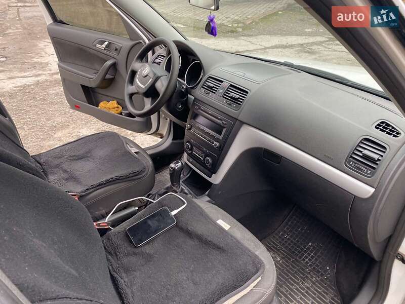Внедорожник / Кроссовер Skoda Yeti 2011 в Киеве
