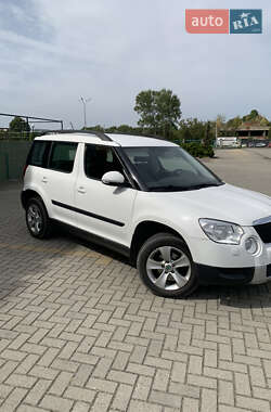 Внедорожник / Кроссовер Skoda Yeti 2011 в 