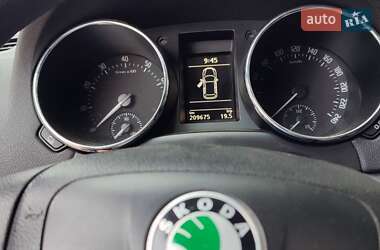 Внедорожник / Кроссовер Skoda Yeti 2011 в 