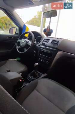 Внедорожник / Кроссовер Skoda Yeti 2011 в 