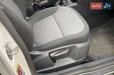 Внедорожник / Кроссовер Skoda Yeti 2011 в 