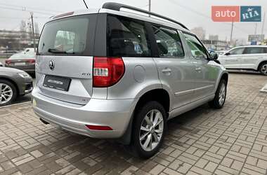 Позашляховик / Кросовер Skoda Yeti 2014 в 
