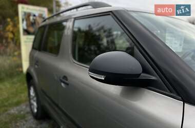 Внедорожник / Кроссовер Skoda Yeti 2010 в 