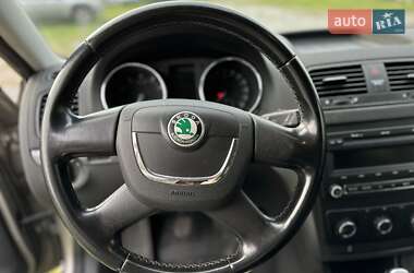 Внедорожник / Кроссовер Skoda Yeti 2010 в 