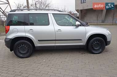 Позашляховик / Кросовер Skoda Yeti 2010 в 